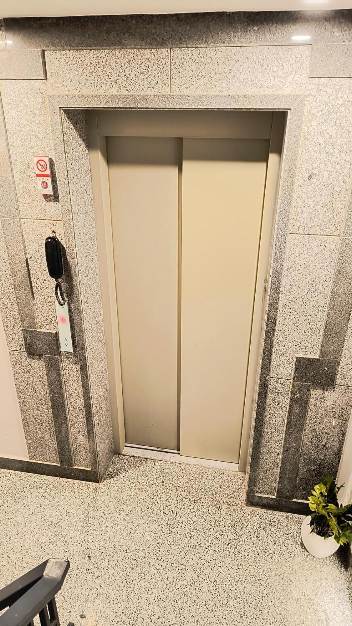 Hotel Gianmala Residency South Extension Near Aiims Delhi New Delhi Extérieur photo